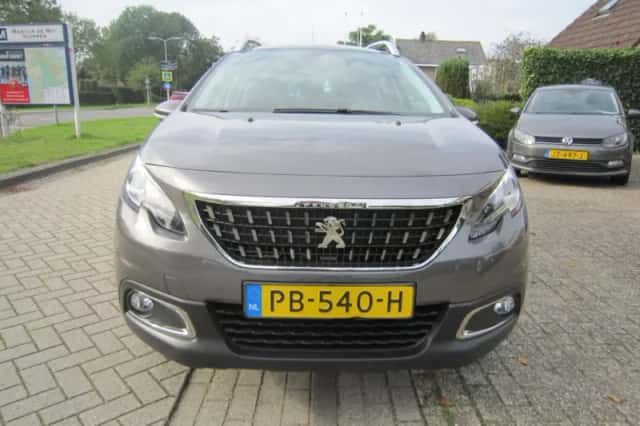Peugeot 2008 (2017) thumbnail 2