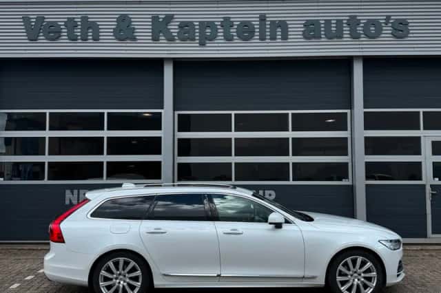 Volvo V90 (2019) thumbnail 1