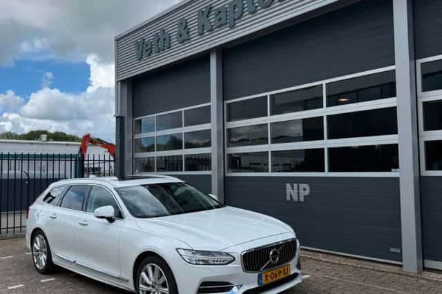 Volvo V90 (2019) thumbnail 2