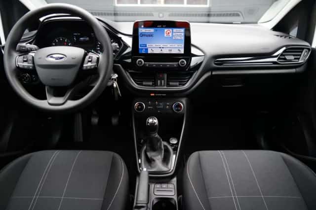Ford Fiesta (2019) thumbnail 3