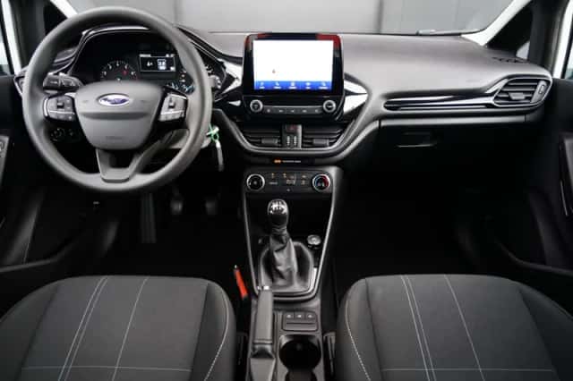 Ford Fiesta (2019) thumbnail 3