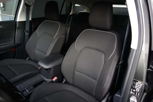 Ford Focus (2022) thumbnail 5