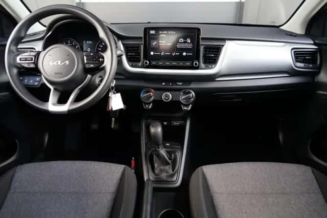 Kia Stonic (2022) thumbnail 3