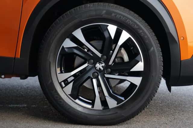 Peugeot 2008 (2023) thumbnail 3