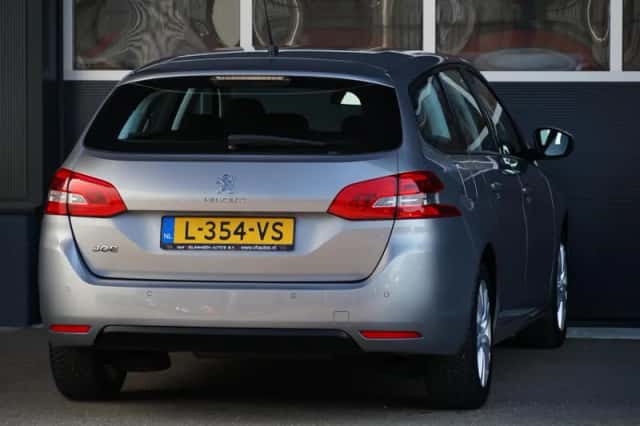 Peugeot 308 (2021) thumbnail 2