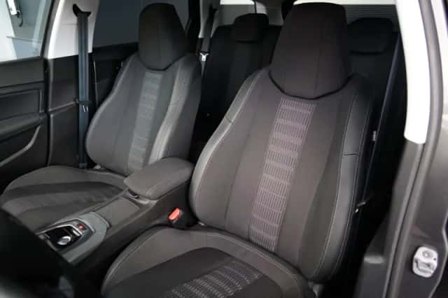 Peugeot 308 (2020) thumbnail 5