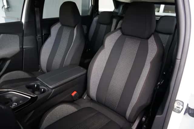Peugeot 5008 (2021) thumbnail 5