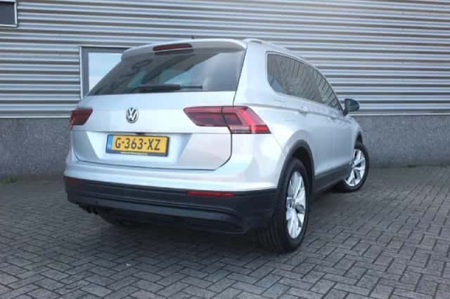 Volkswagen Tiguan (2020) thumbnail 2