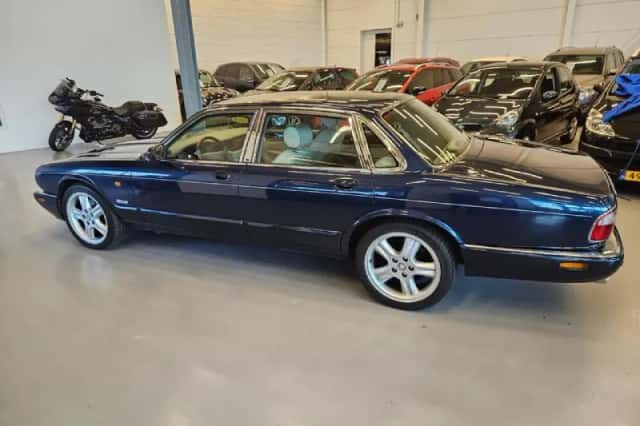 Jaguar Sovereign (2000) thumbnail 2