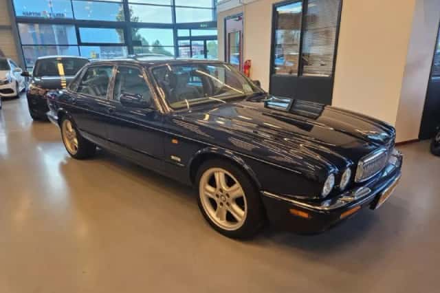 Jaguar Sovereign (2000) thumbnail 4