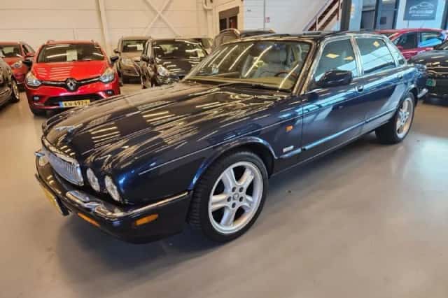 Jaguar Sovereign (2000) thumbnail 5