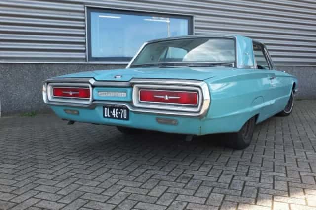 Ford Thunderbird (1964) thumbnail 2
