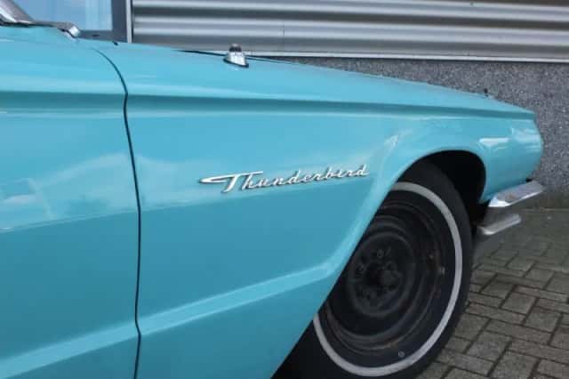 Ford Thunderbird (1964) thumbnail 3