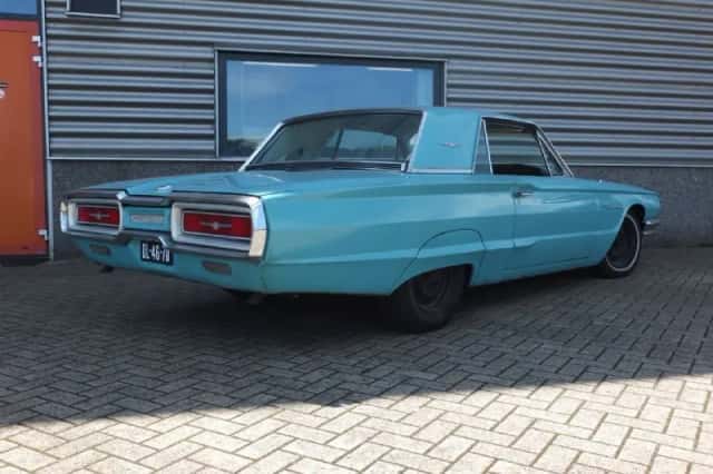 Ford Thunderbird (1964) thumbnail 4