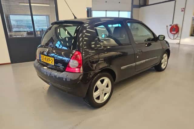 Renault Clio (2002) thumbnail 2