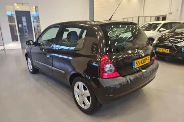 Renault Clio (2002) thumbnail 3