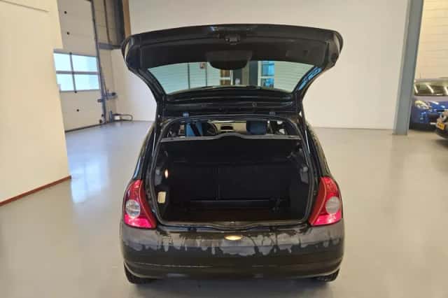 Renault Clio (2002) thumbnail 6
