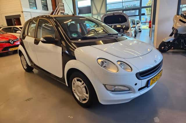 Smart ForFour (2006) thumbnail 2