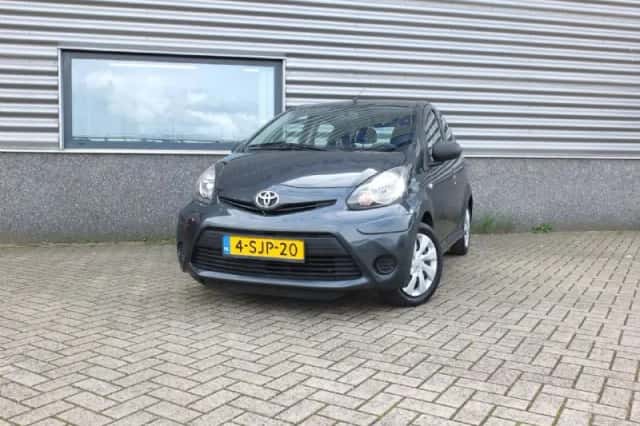 Toyota Aygo (2013) thumbnail 4