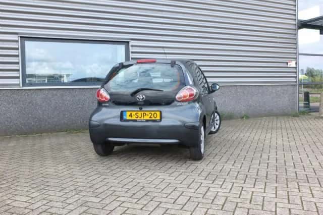 Toyota Aygo (2013) thumbnail 5