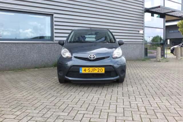 Toyota Aygo (2013) thumbnail 6