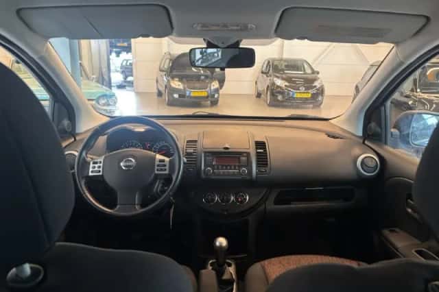 Nissan Note (2010) thumbnail 3