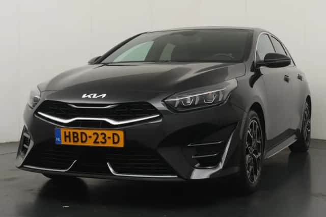 Kia ProCeed (2025) thumbnail 2
