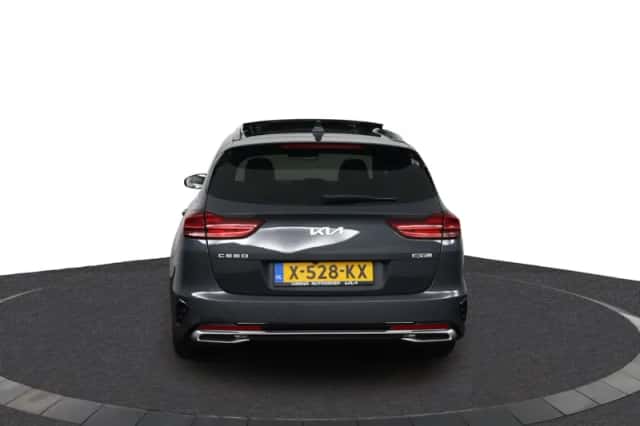 Kia Ceed (2023) thumbnail 6