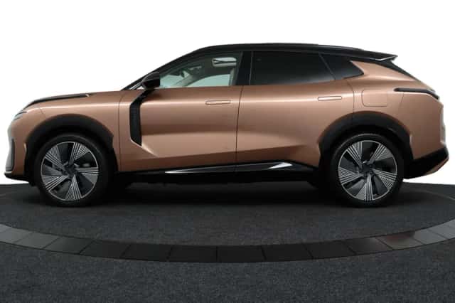 Lynk & Co 08 (2025) thumbnail 3
