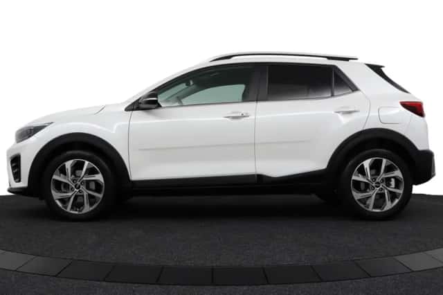 Kia Stonic (2024) thumbnail 4