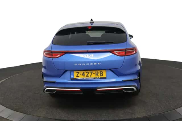 Kia ProCeed (2024) thumbnail 6