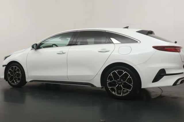 Kia ProCeed (2023) thumbnail 5