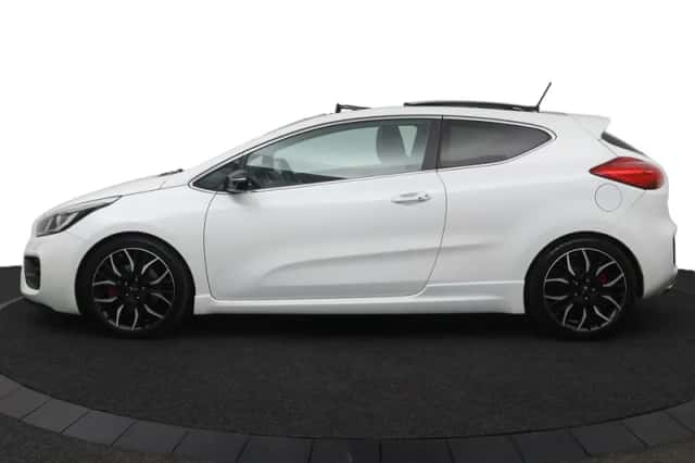 Kia ProCeed (2013) thumbnail 4