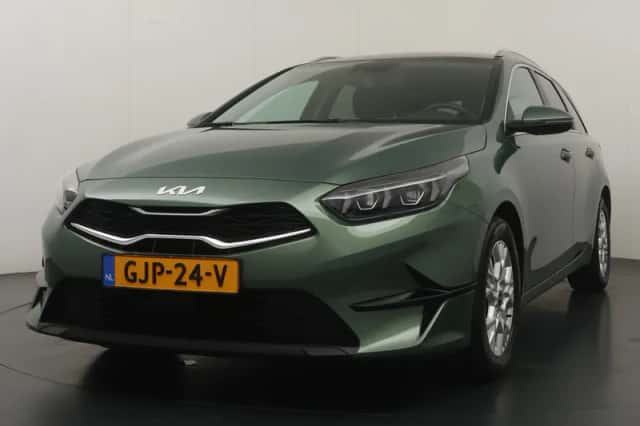 Kia Ceed (2024) thumbnail 3