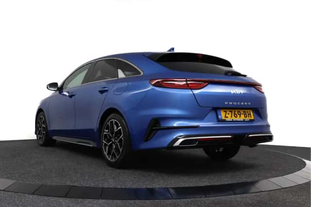 Kia ProCeed (2024) thumbnail 6