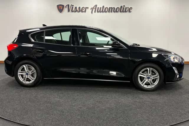 Ford Focus (2019) thumbnail 3