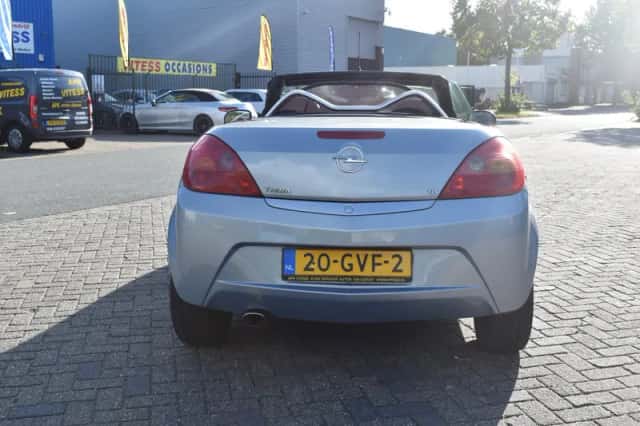 Opel Tigra (2005) thumbnail 4