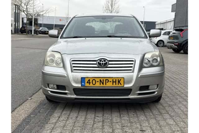 Toyota Avensis (2004) thumbnail 5