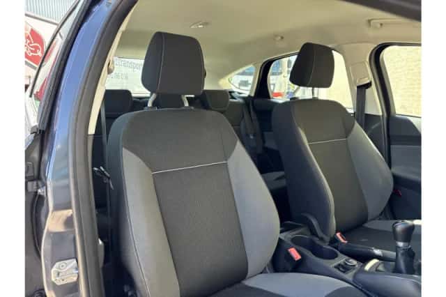Ford Focus (2011) thumbnail 4