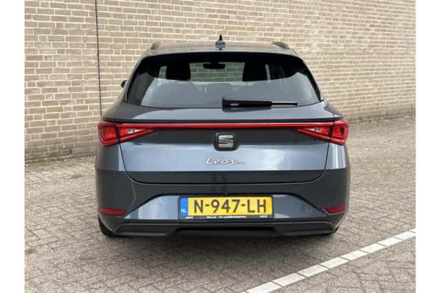SEAT Leon Sportstourer (2021) thumbnail 6