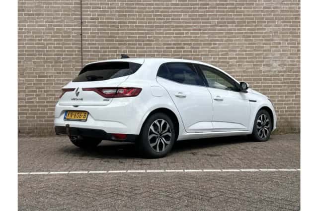Renault Mégane (2016) thumbnail 2