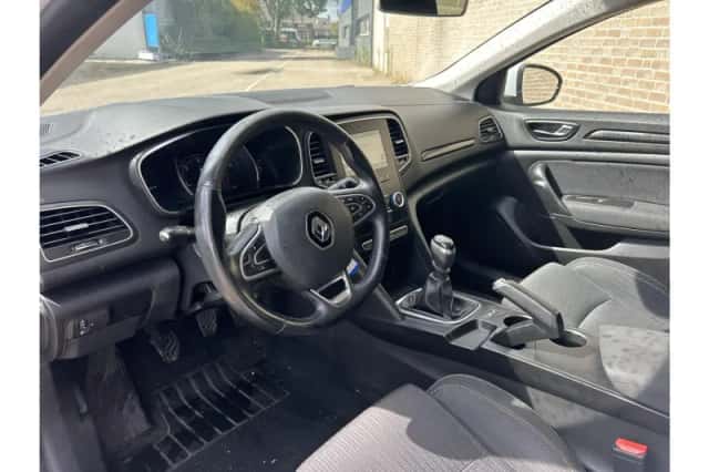 Renault Mégane (2016) thumbnail 3