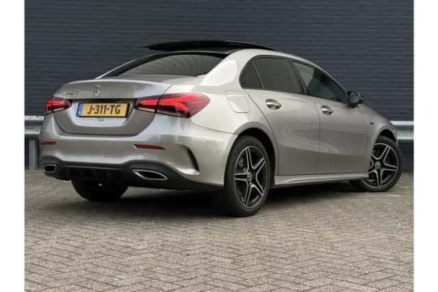 Mercedes-Benz A-Klasse (2020) thumbnail 2