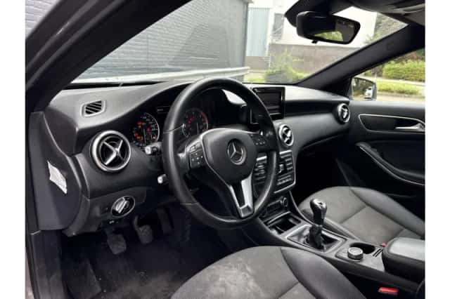 Mercedes-Benz A-Klasse (2015) thumbnail 3