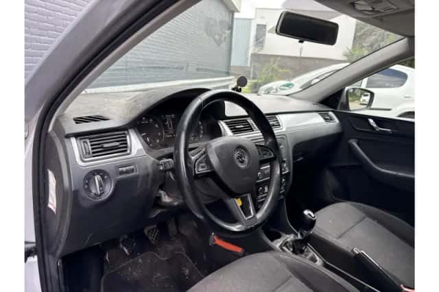 Škoda Rapid (2014) thumbnail 3