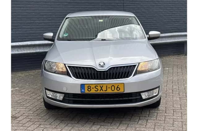 Škoda Rapid (2014) thumbnail 5