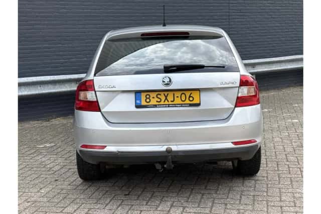 Škoda Rapid (2014) thumbnail 6