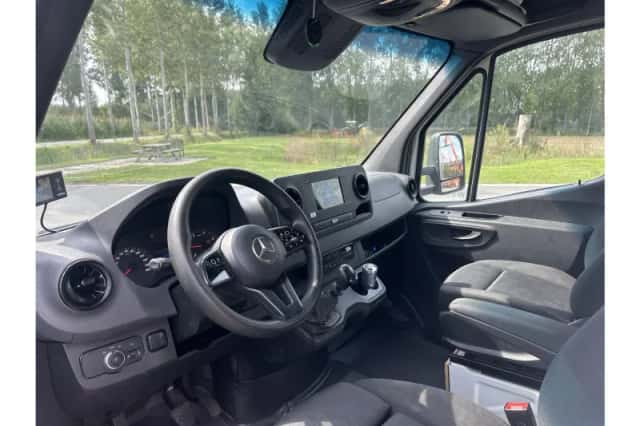Mercedes-Benz Sprinter (2020) thumbnail 3