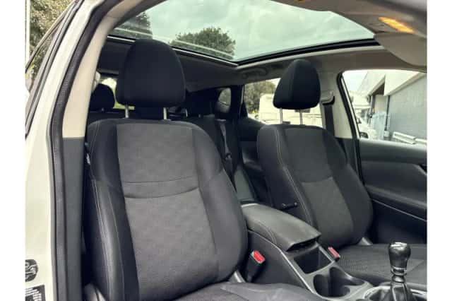 Nissan Qashqai (2017) thumbnail 4