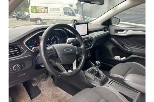 Ford Focus (2020) thumbnail 3